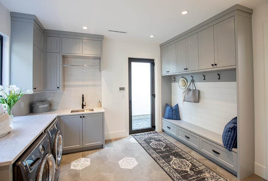 glenwood-modern-farmhouse-laundry-mudroom